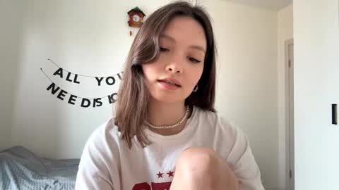 Snapshot of hazelhartshorn chatting on 04/24/26, 10:39 Kira online show from 04/24/26, 10:39