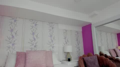 HazelMoret online show from 09/10/25, 11:43