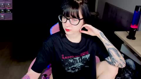 hazeltompson online show from 04/16/26, 01:01