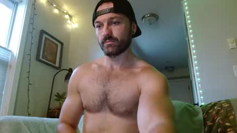 Snapshot of hbdude27 chatting on 10/12/25, 12:42 RinnDude35 online show from 10/12/25, 12:42