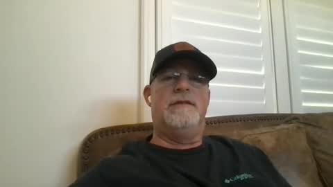 Snapshot of hdeuce22 chatting on 04/27/26, 06:50 Hdeuce22 online show from 04/27/26, 06:50