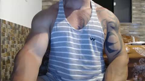 Snapshot of healedcarioca chatting on 01/05/25, 01:35 Brazilian bigdick online show from 01/05/25, 01:35