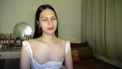 heather_bbyy online show from 11/22/25, 08:19