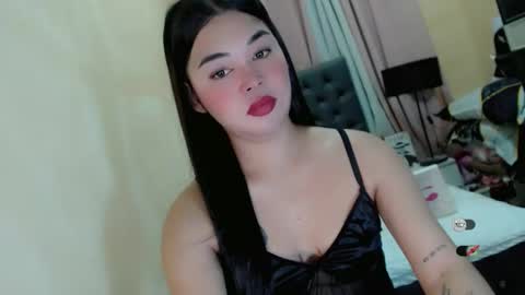 Snapshot of heatmusex_ chatting on 04/24/26, 08:00 Kylene3 online show from 04/24/26, 08:00
