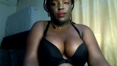 Snapshot of heaven_122 chatting on 10/27/25, 07:45 Angel  online show from 10/27/25, 07:45