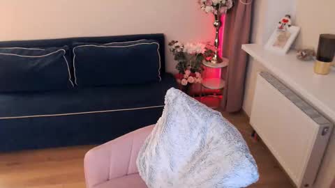 Heaven girl online show from 10/03/25, 06:49