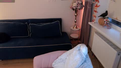 Heaven girl online show from 11/07/25, 01:22