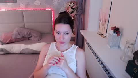 Snapshot of heaven_chloe chatting on 07/01/26, 08:19 Heaven girl online show from 07/01/26, 08:19