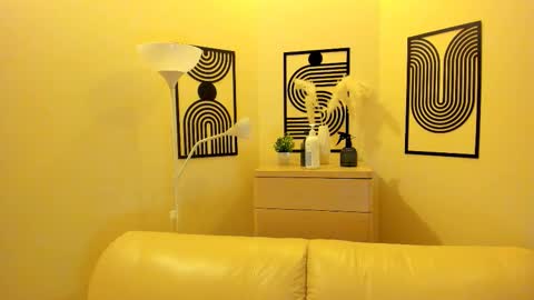 heavenmoth online show from 12/22/25, 12:35