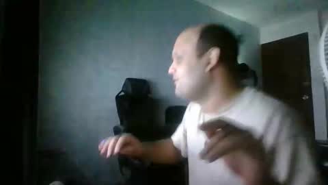 Heavy Rebell online show from 05/14/26, 07:37