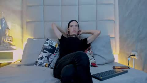 Keira Hecate online show from 11/05/25, 08:09