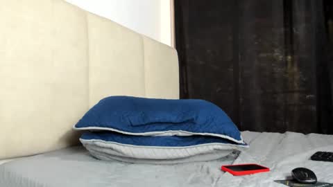  18 online show from 09/24/25, 03:15