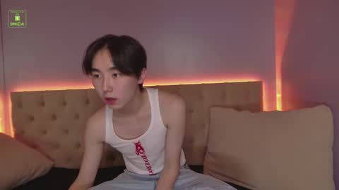 HEEJIN online show from 09/20/25, 03:35