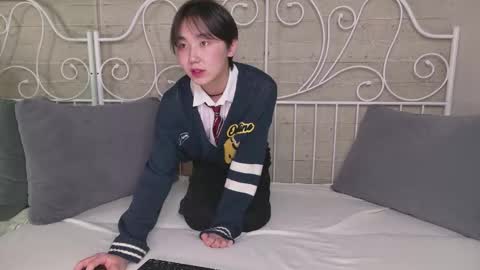 HEEJIN online show from 10/05/25, 08:18