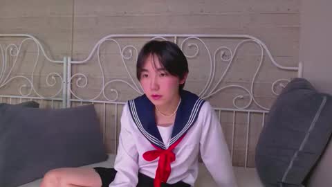 HEEJIN online show from 10/30/25, 08:20