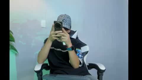 Snapshot of heellboy_ chatting on 11/26/25, 02:56 heellboy_ online show from 11/26/25, 02:56