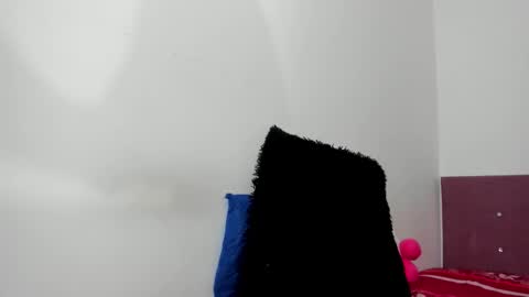 Snapshot of heellboy_ chatting on 12/23/25, 04:54 heellboy_ online show from 12/23/25, 04:54