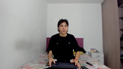 Snapshot of heellboy_ chatting on 02/25/26, 06:17 heellboy_ online show from 02/25/26, 06:17