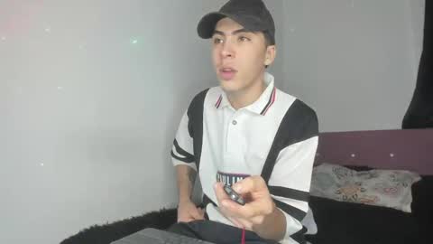 Snapshot of heellboy_ chatting on 05/07/26, 06:30 heellboy_ online show from 05/07/26, 06:30