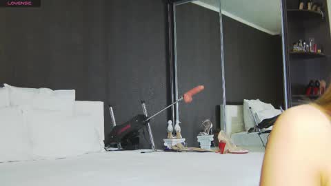 Helen online show from 02/18/26, 03:24