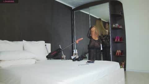 Helen online show from 02/25/26, 08:02