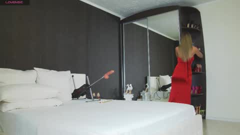 Helen online show from 03/08/26, 10:30