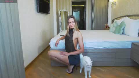 Snapshot of hefner_girl chatting on 07/05/26, 04:19 Helen online show from 07/05/26, 04:19