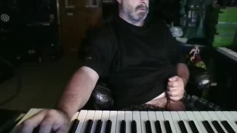 Snapshot of heguy46 chatting on 05/25/26, 06:19 heguy46 online show from 05/25/26, 06:19