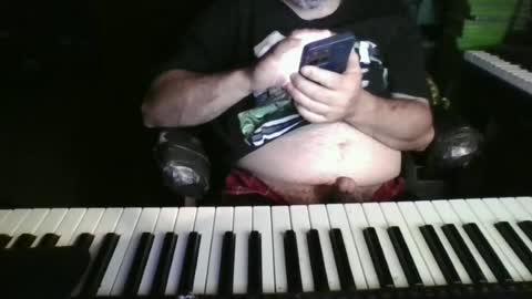 Snapshot of heguy46 chatting on 06/17/26, 06:27 heguy46 online show from 06/17/26, 06:27