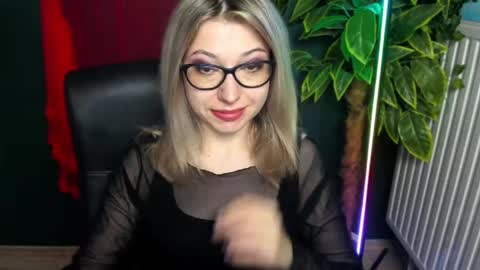 Snapshot of heidi_pleasure chatting on 05/28/26, 05:16 Heidi online show from 05/28/26, 05:16