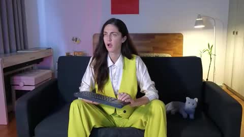 Heidi brunette Foxy red head and Carrie blondie online show from 11/18/25, 08:08