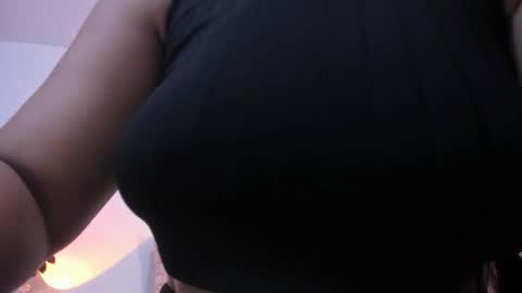 Anny Ferreiro online show from 10/13/25, 10:10