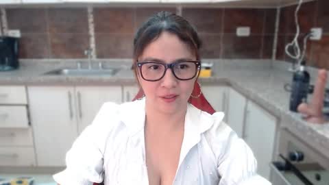 Snapshot of heidy_wells chatting on 09/26/25, 11:36 Heidy online show from 09/26/25, 11:36