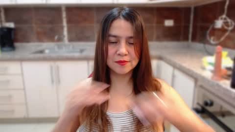 Snapshot of heidy_wells chatting on 10/18/25, 12:28 Heidy online show from 10/18/25, 12:28