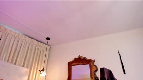              online show from 11/19/25, 05:02