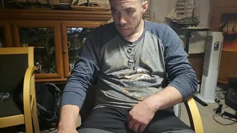 xxScubaStevexx online show from 04/19/26, 06:56