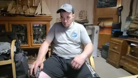 xxScubaStevexx online show from 04/20/26, 06:05