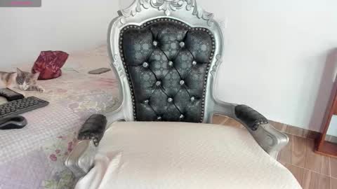 Hela   Independent model online show from 11/30/25, 05:28