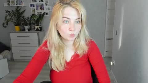 Helen sven online show from 03/11/25, 01:45