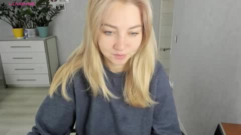 Helen sven online show from 09/19/25, 06:26