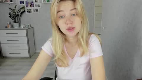 Helen sven online show from 10/14/25, 06:03