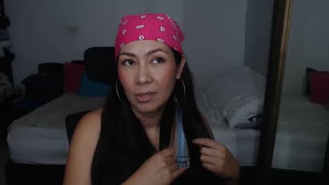 Snapshot of helen_lya chatting on 05/14/26, 07:20 Helen online show from 05/14/26, 07:20