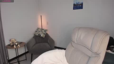 helen_miller online show from 01/23/25, 12:14