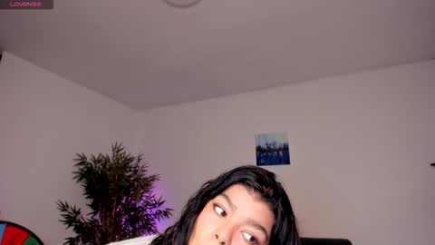 helen_miller online show from 09/17/25, 08:16