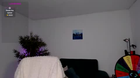 helen_miller online show from 10/15/25, 09:04