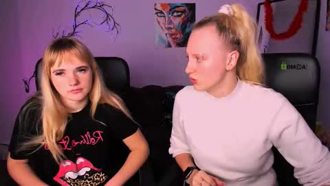 helen_shineee online show from 12/18/25, 09:04