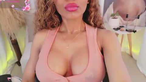 Snapshot of helena_fits chatting on 08/08/26, 06:10 Helena Fits online show from 08/08/26, 06:10