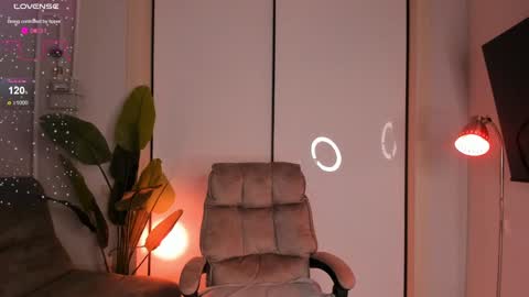 Helen online show from 12/14/24, 11:34