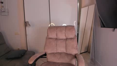 Helen online show from 11/21/25, 03:54