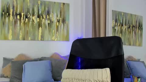 Helena Santos  online show from 01/25/25, 06:13